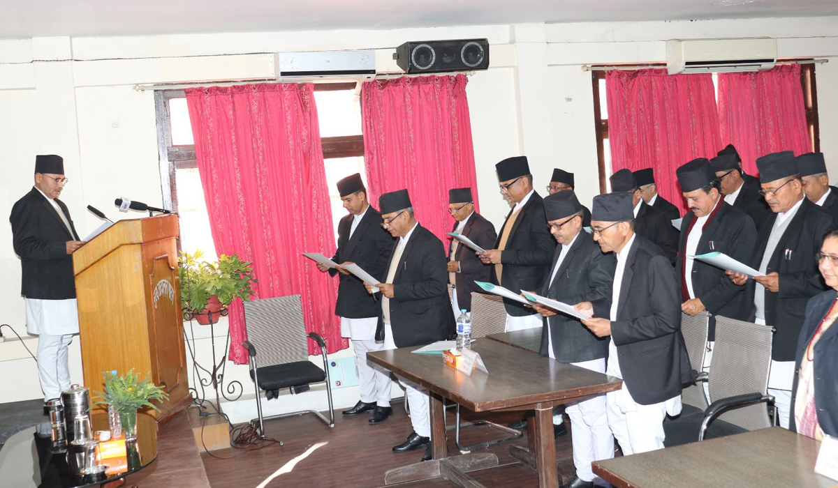 उच्च अदालतमा ३९ नवनियुक्त न्यायाधीशलाई शपथ